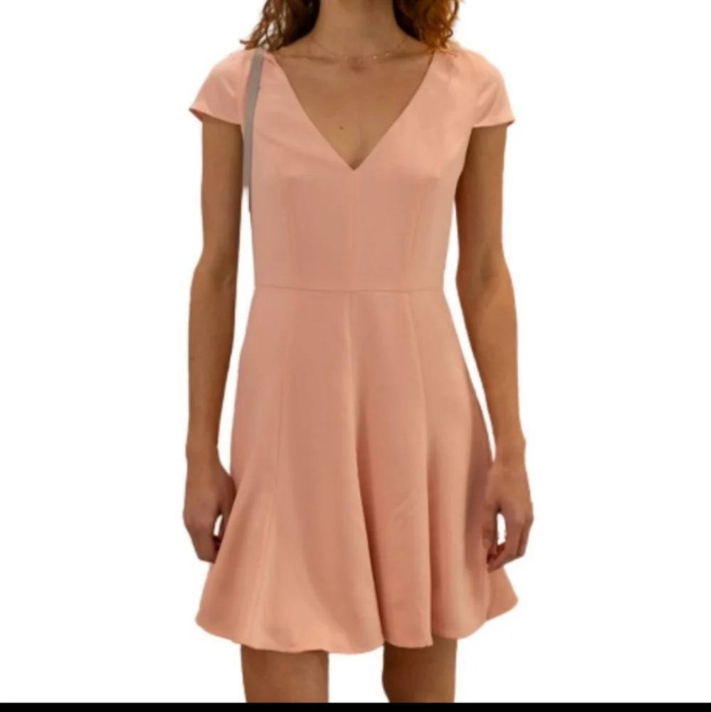 V-neck spring dress - Picture 6 of 8